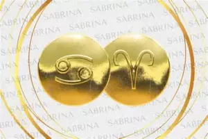 Символ Рака зодіаку на фоні м’якого світла та зірок — ілюстрація сумісності Рака з іншими знаками.