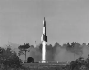 Ракета Фау-2 у розрізі — демонстрація внутрішньої конструкції та розміщення паливних баків і двигуна