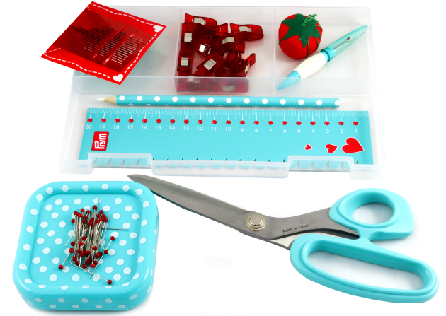 Стежки, которые держат форму: как выбрать аксессуары и технику, чтобы рука действительно «чувствовала» ткань